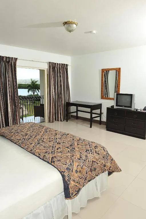 Syrynity Palace Hotel Montego Bay 2*,